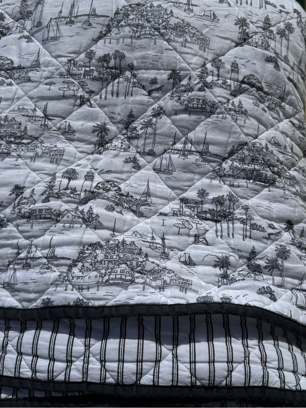 Serena & Lily Riviera Quilted Coverlet BEDSPREAD QUILT TOILE & STRIPED LINEN Mix